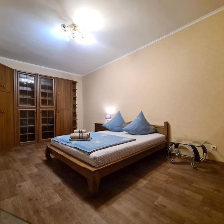 1-Room Luxury Apartment On Sobornyi Avenue 170-V, By Grandhome Zaporizhia Buitenkant foto