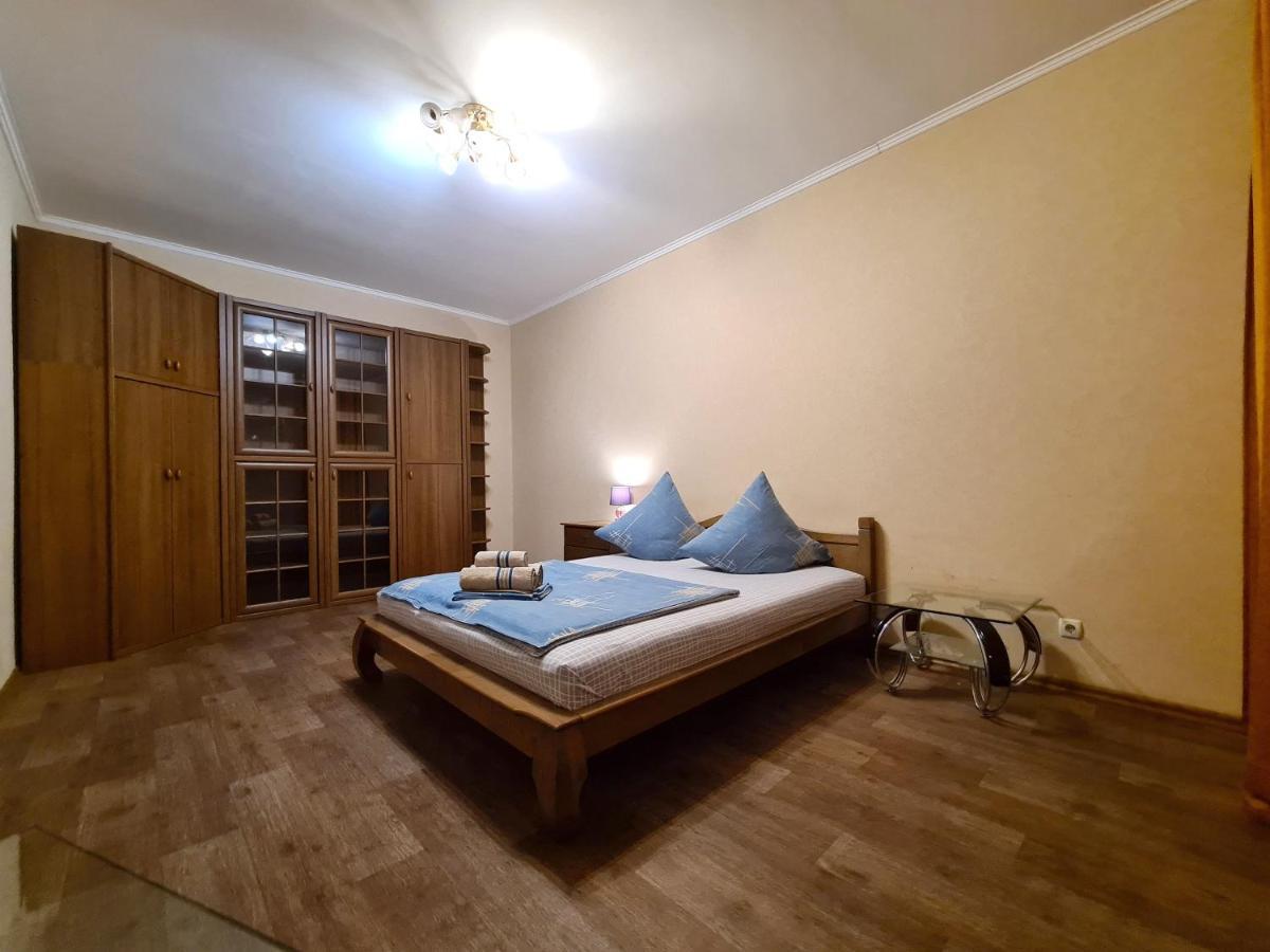 1-Room Luxury Apartment On Sobornyi Avenue 170-V, By Grandhome Zaporizhia Buitenkant foto