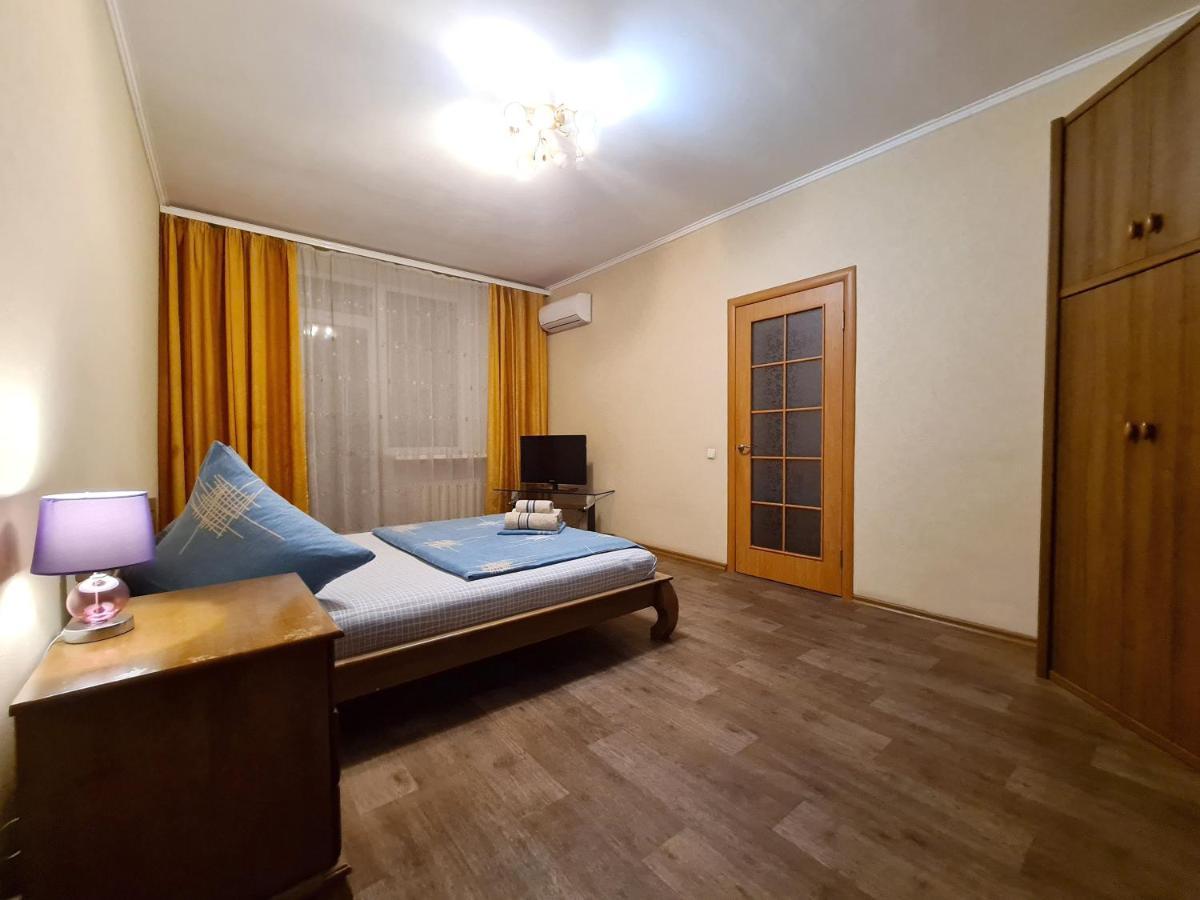 1-Room Luxury Apartment On Sobornyi Avenue 170-V, By Grandhome Zaporizhia Buitenkant foto